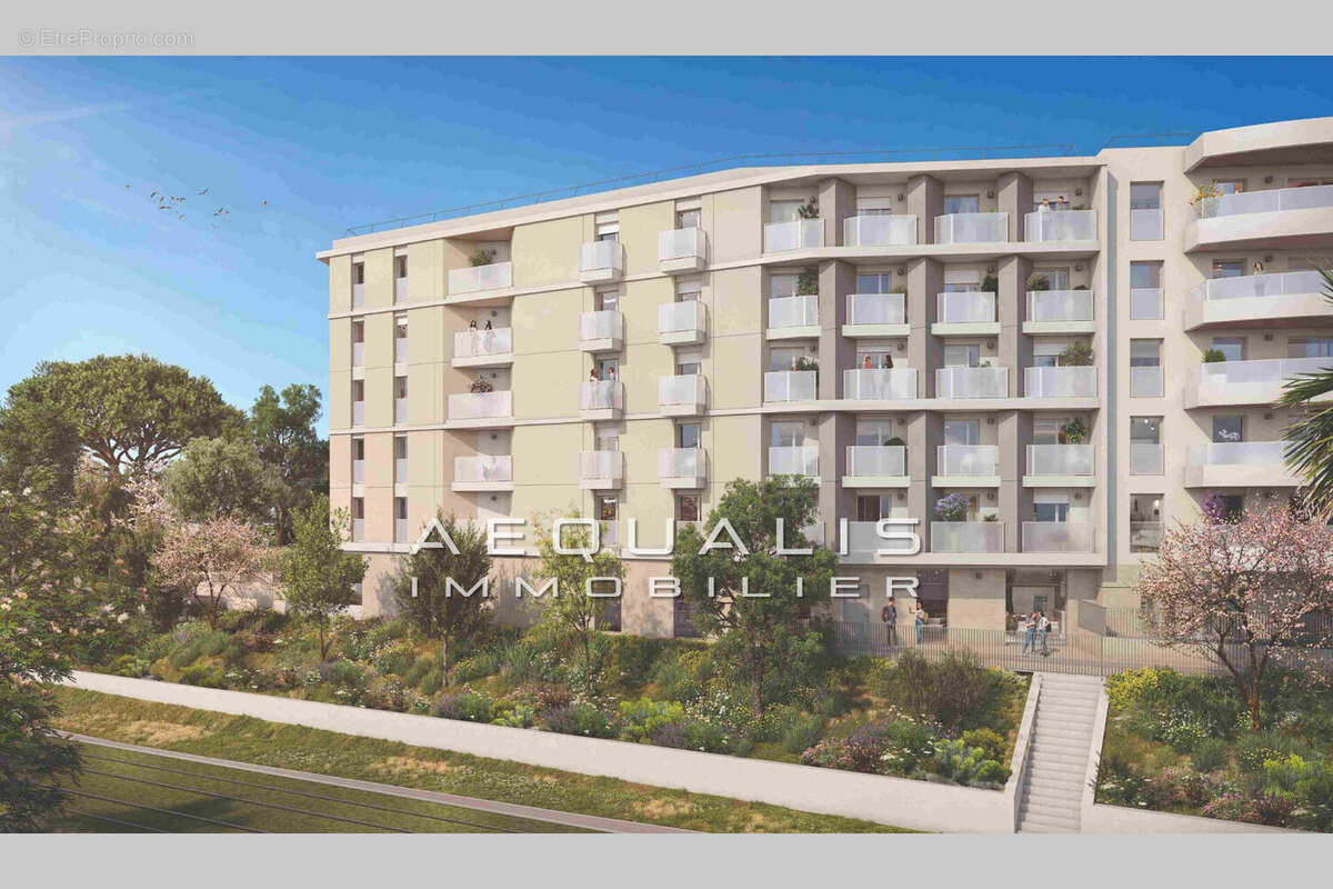 Appartement à SAINT-LAURENT-DU-VAR