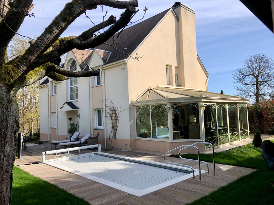 Maison à LES LOGES-EN-JOSAS