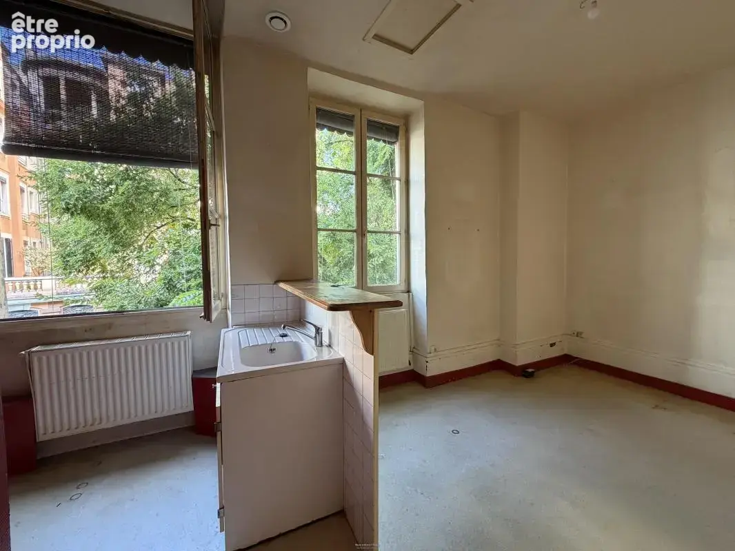 Rue Sergent Blandan - T4 de 92m² - photo 4