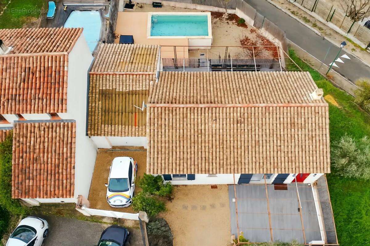 Maison à LA BASTIDE-DES-JOURDANS