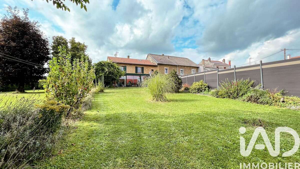 Photo 8 - Maison à COSNES-ET-ROMAIN