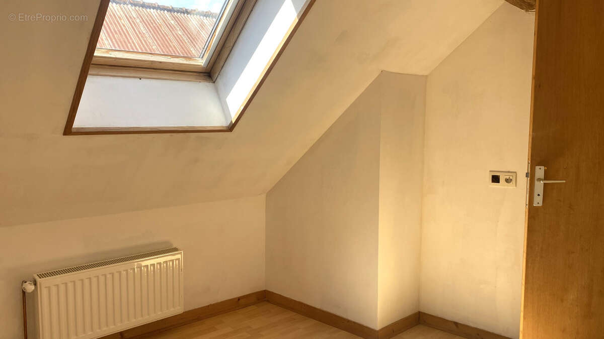 À vendre local commercial avec logement et dépendances à l'isle sur serein (89) - photo 18