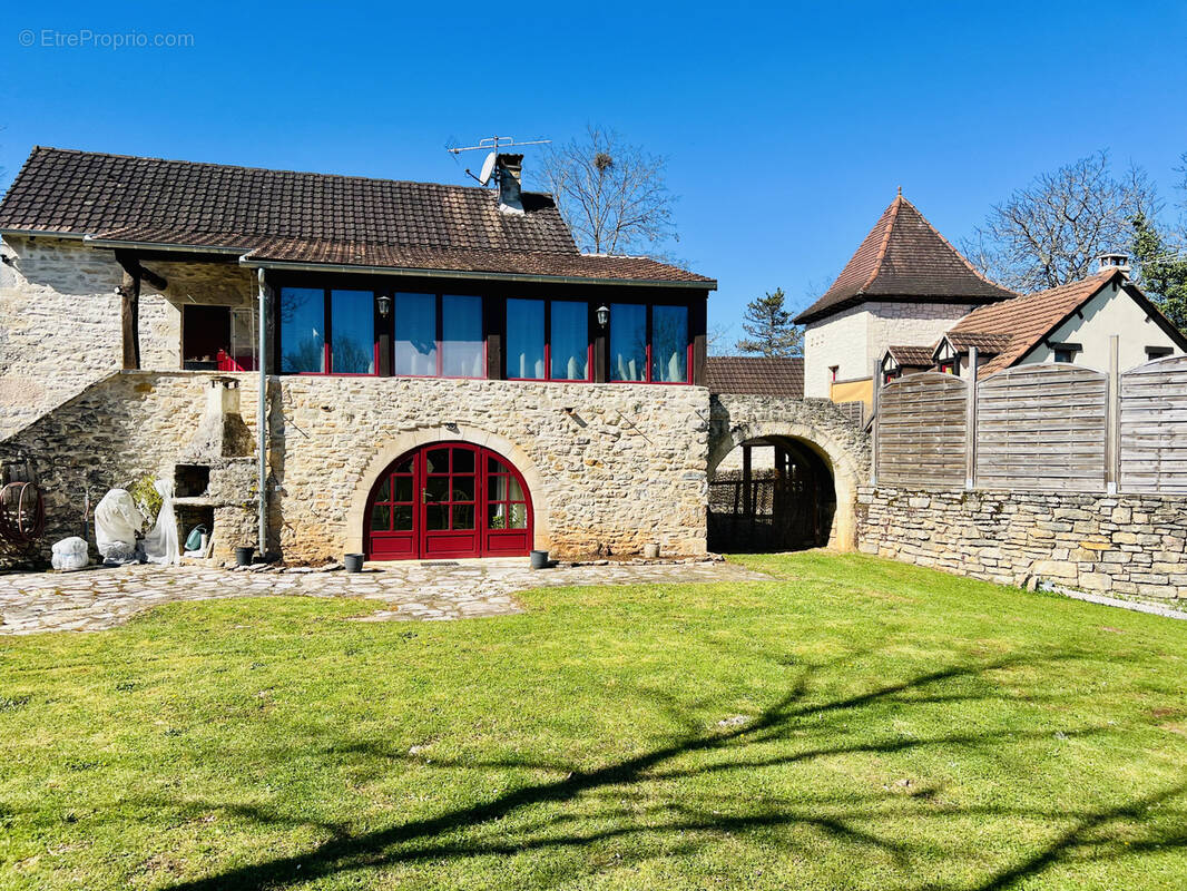 Maison à SALVAGNAC-CAJARC