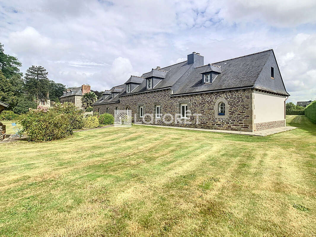 Maison à SAINT-BRIEUC-DE-MAURON