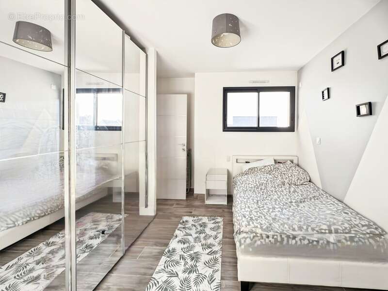 Maison à LES PONTS-DE-CE