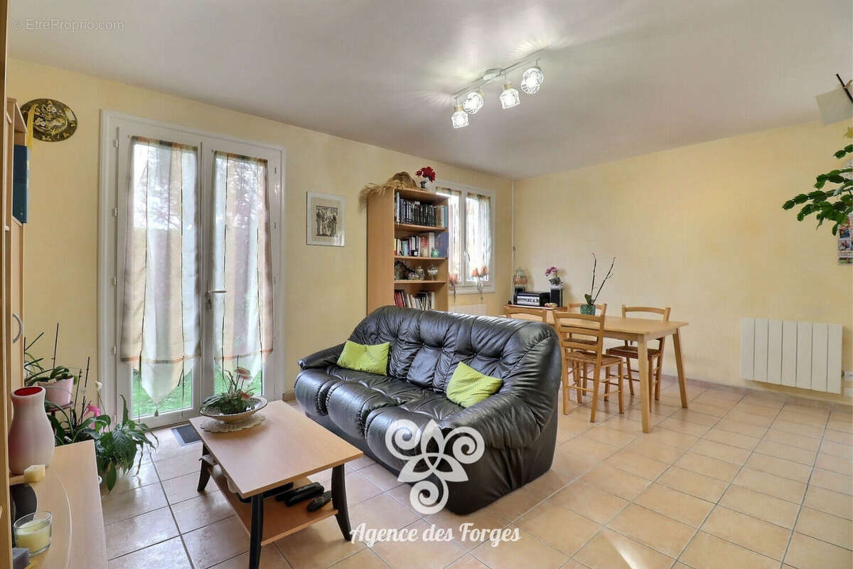 Maison à MONTREVAULT