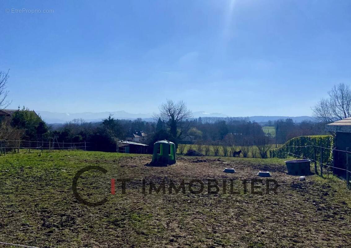 Terrain à LA BATIE-MONTGASCON