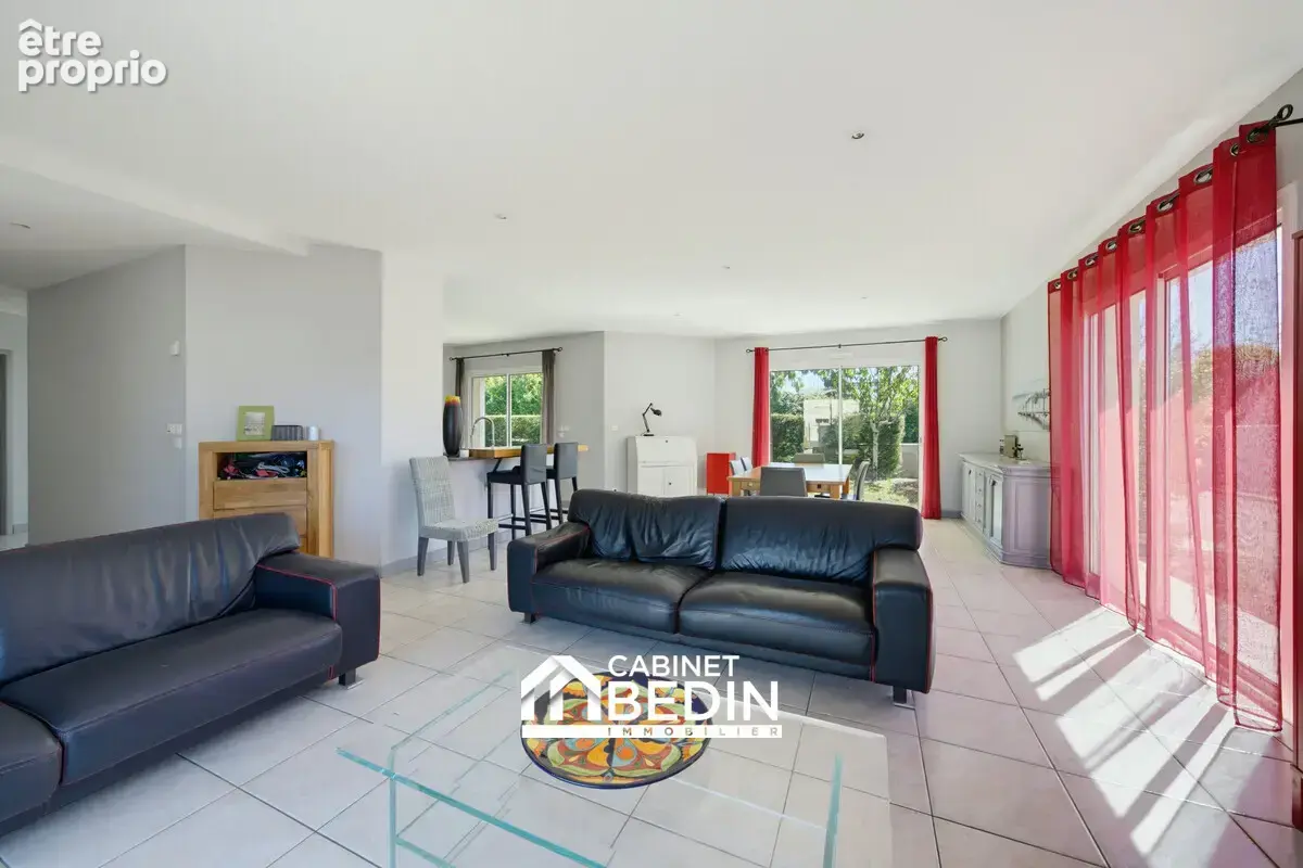 Maison 5 pièces 142 m² à vendre à Saint-Medard-En-Jalles (33160) - photo 5