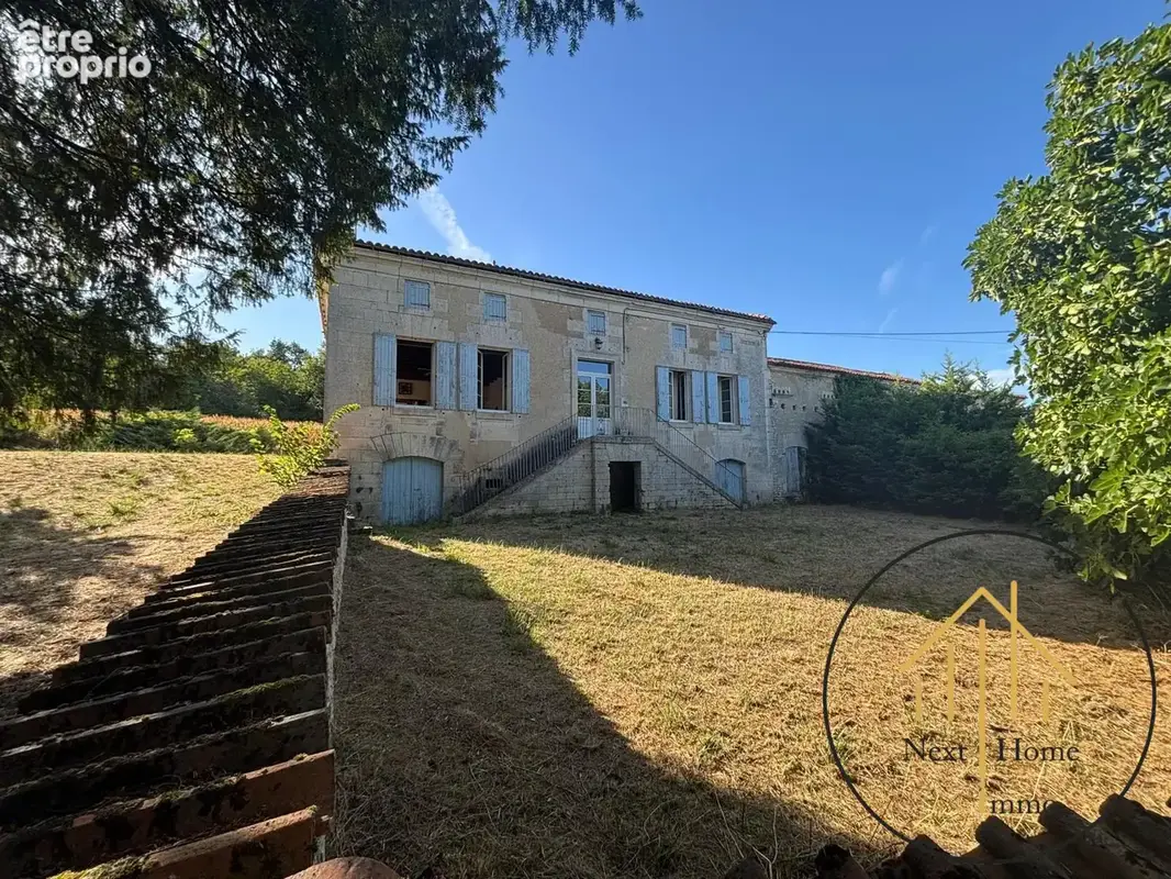Maison 14 pièces 357 m² à vendre à Saint-Martial (16190) - photo 1