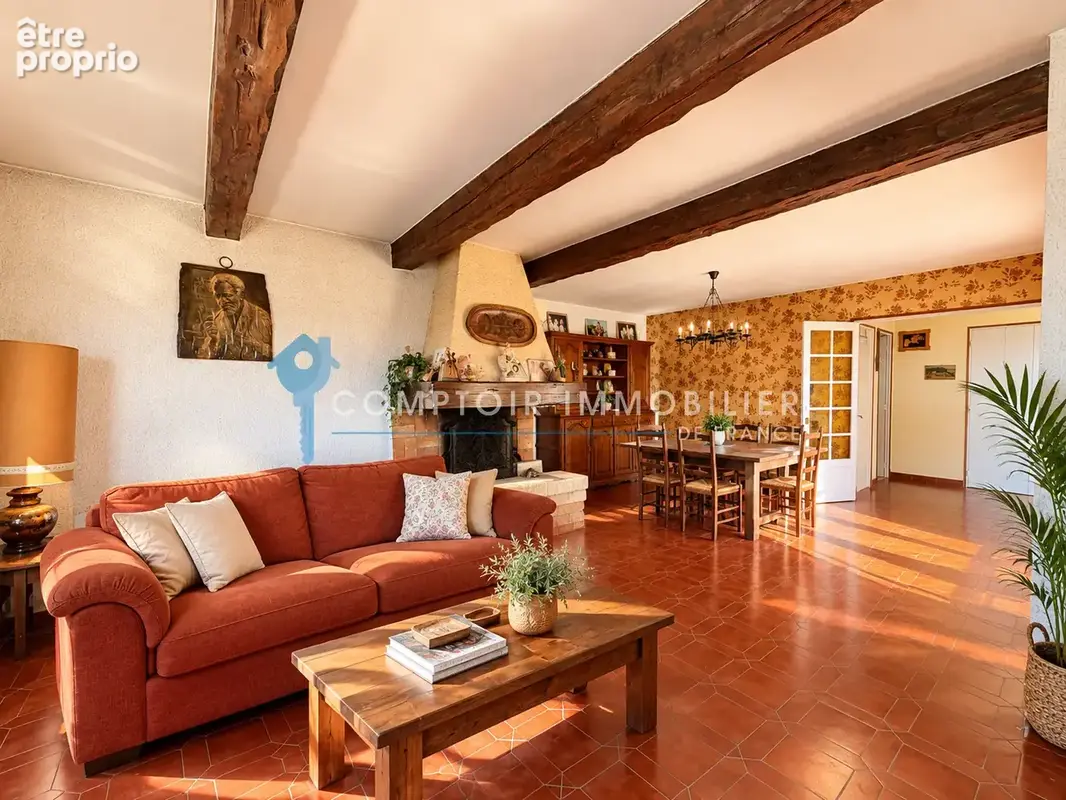 Marignane   ensemble immobilier à fort potentiel de 348 m2   ancien restaurant, maison t5 et terrain de 973 m2 - photo 8