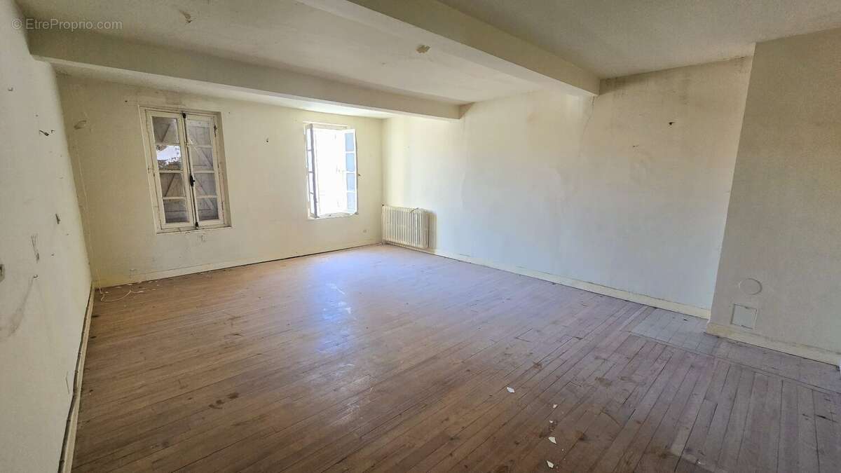 Maison a renover - photo 4