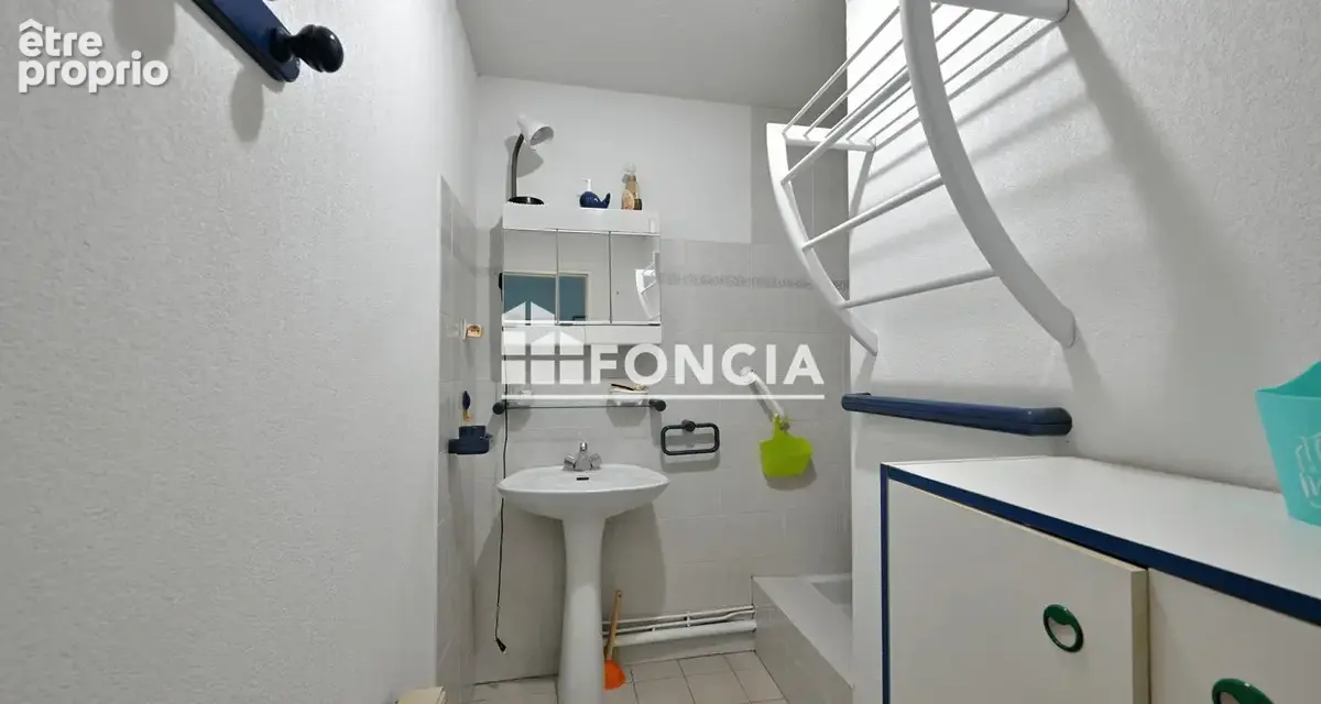 PORT CAMARGUE PLAGE NORD P2 cabine belle 32.38 m2 superficie parking - photo 6