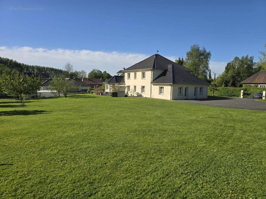 Maison à NUNCQ-HAUTECOTE