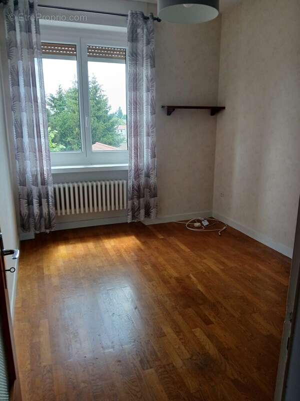 Maison 100 m² à Sainte-Sigolene  - photo 5