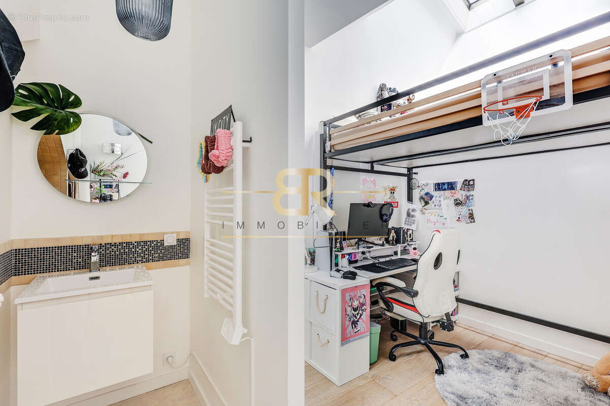 Commerce à PARIS-18E