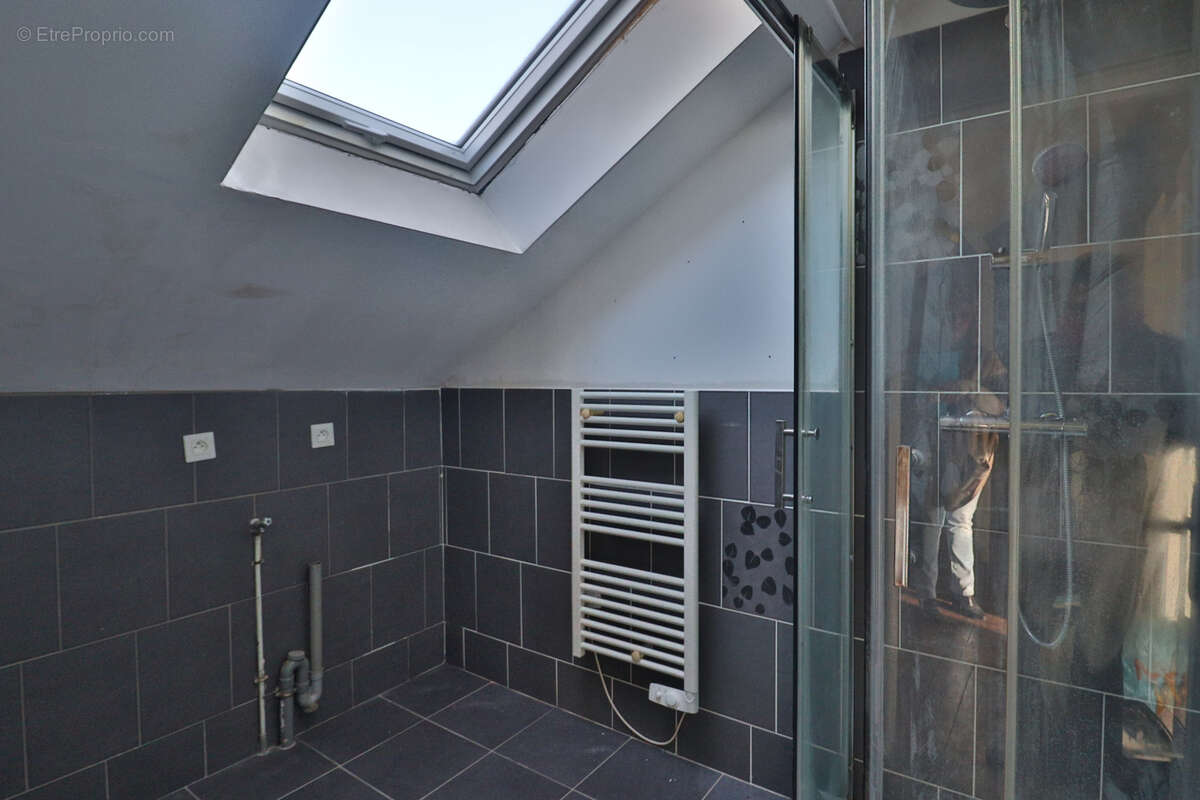 Maison à LA CHAPELLE-SAINT-LUC