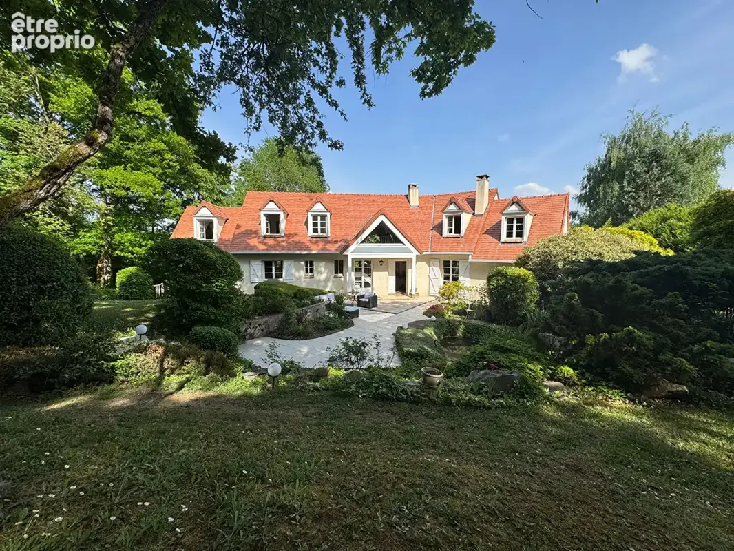 Très belle maison d'architecte avec environnement exceptionnel Proche Thoiry 8 pièces 277 m2 - photo 2