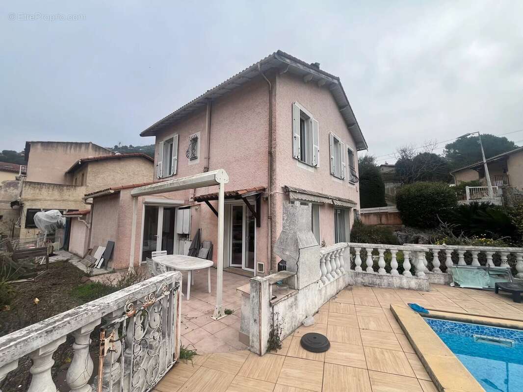 Maison à DRAP
