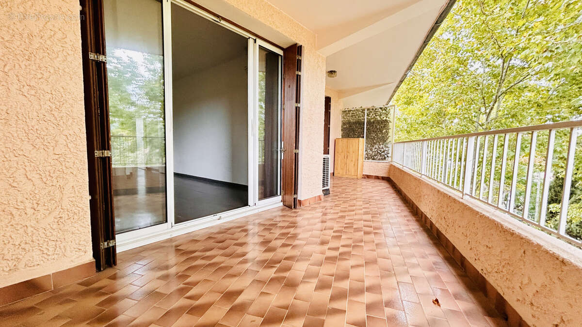 Appartement à CUERS