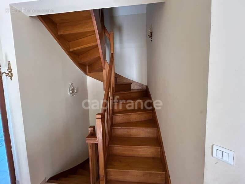 Maison à CHERVEIX-CUBAS