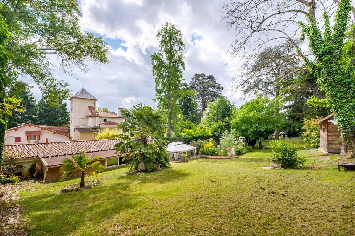 Maison à CHAMPAGNE-AU-MONT-D&#039;OR