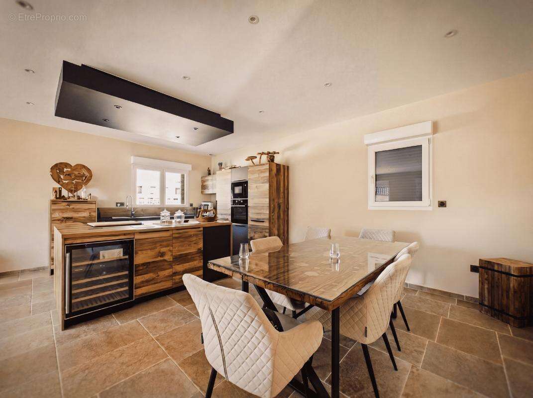 Maison 94 m² à Saint-Amand-Les-Eaux  - photo 4