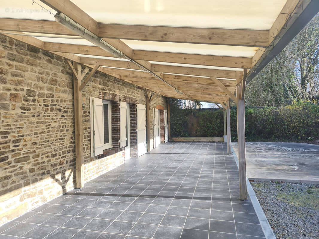 Maison à MONTABOT