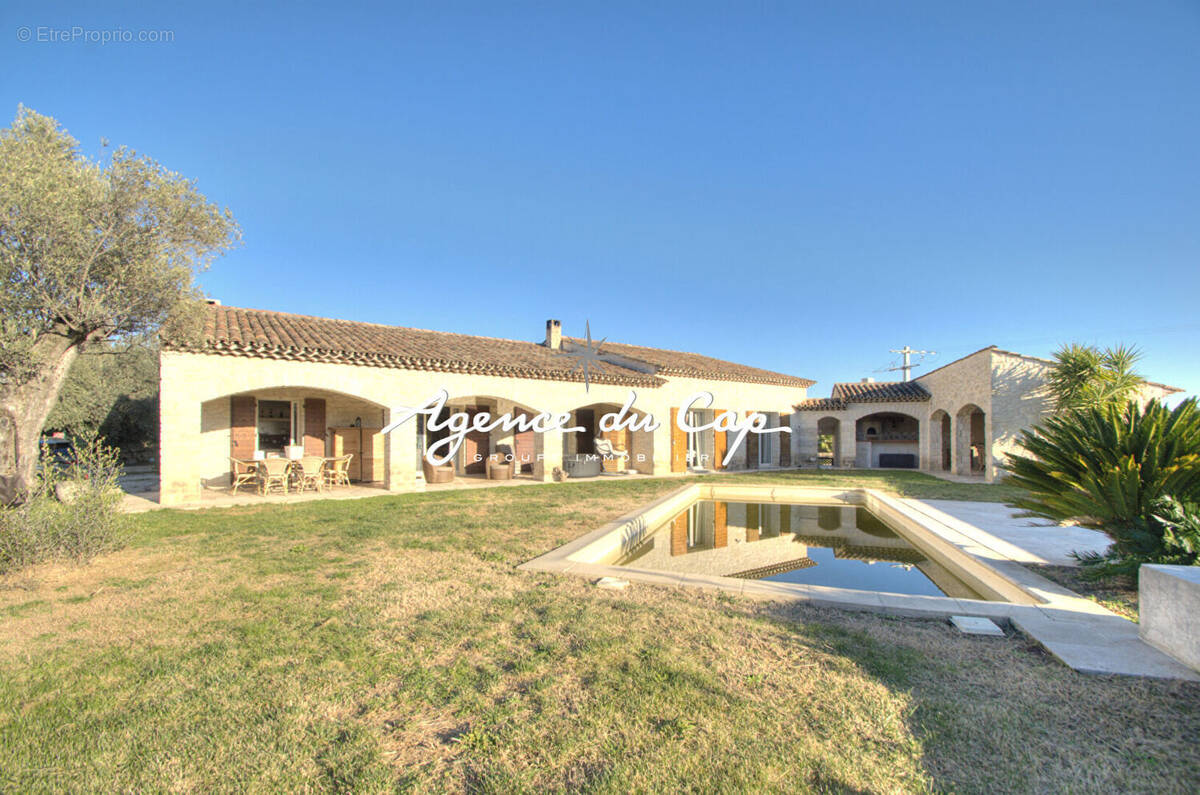 Maison à BAGNOLS-EN-FORET