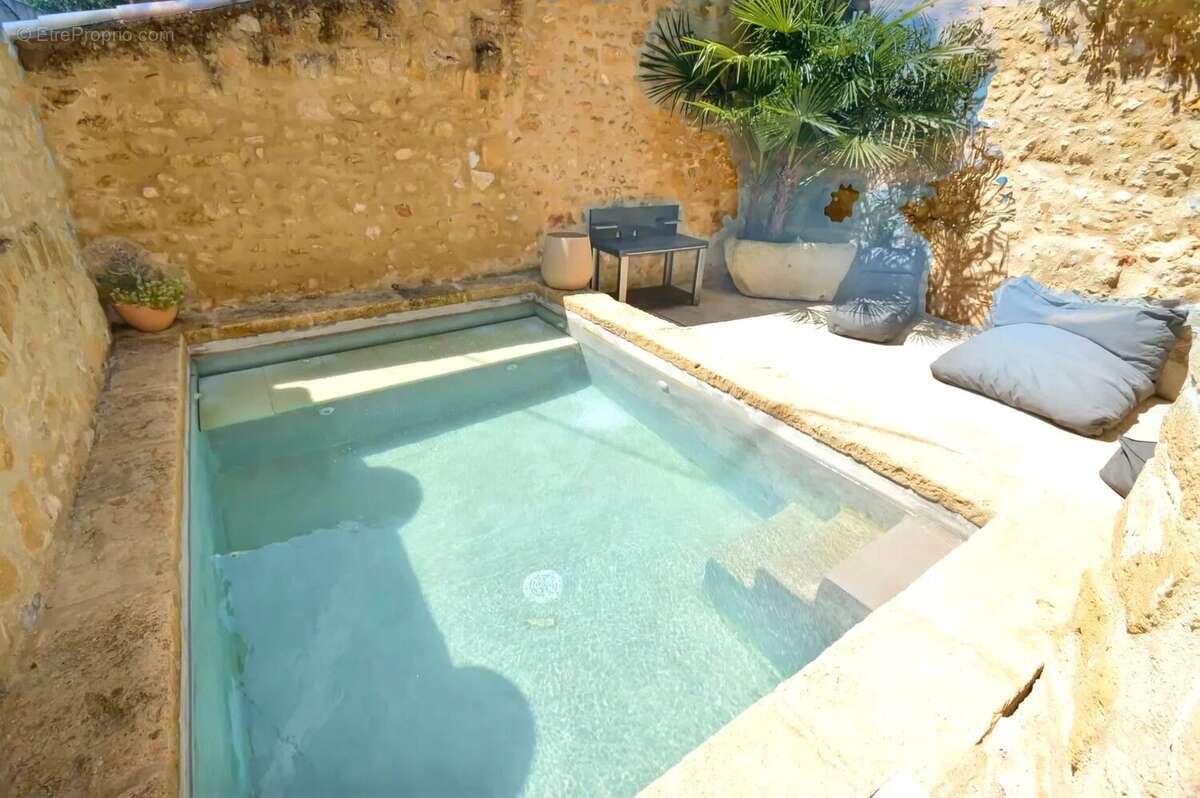 Maison à ROGNES