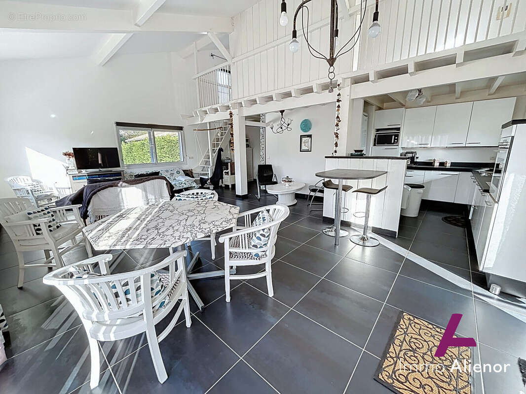 Maison à BELIN-BELIET