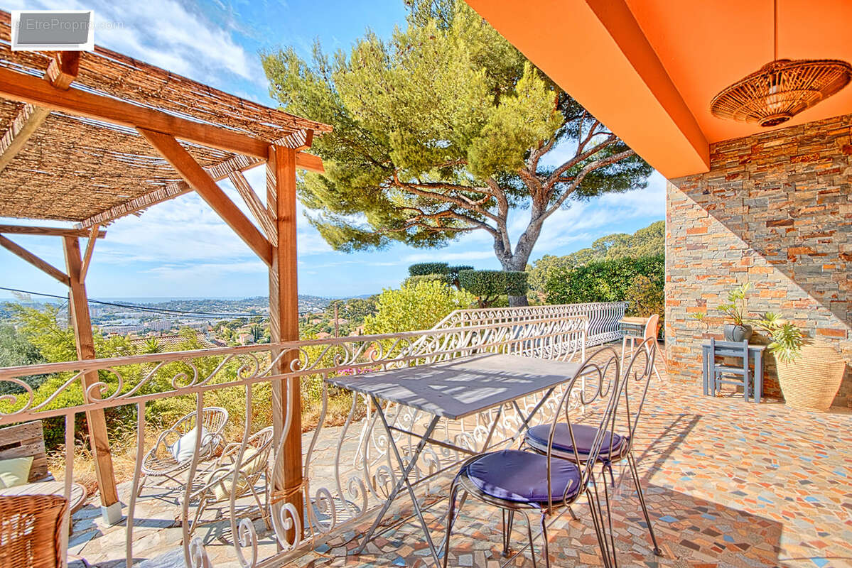 Maison à LA VALETTE-DU-VAR