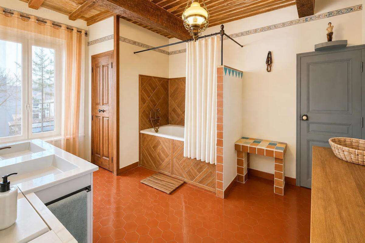 Maison à TAVERNES