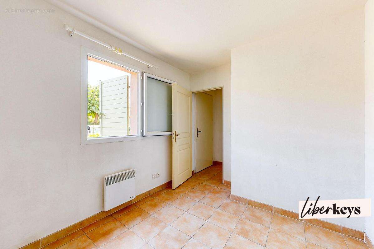 HOMPS : Sublime maison de 40m² avec extérieur vue sur le lac - photo 2