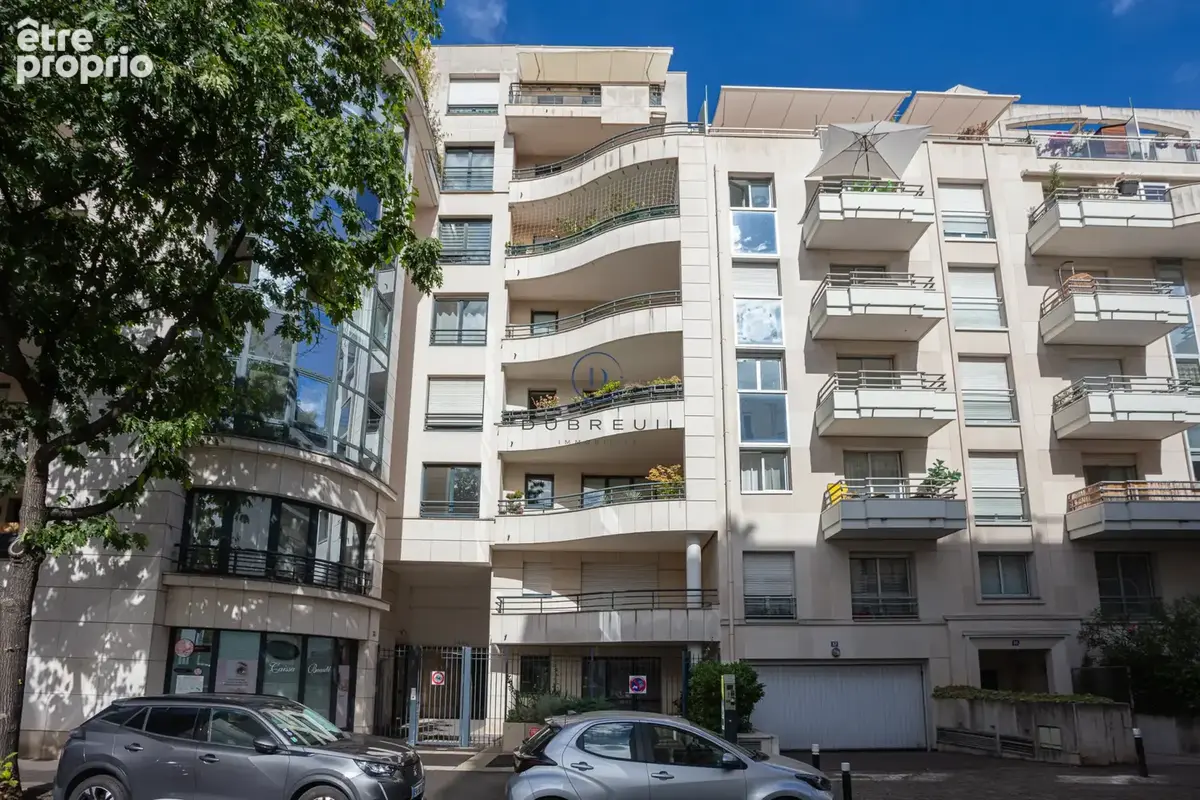 Appartement à COURBEVOIE