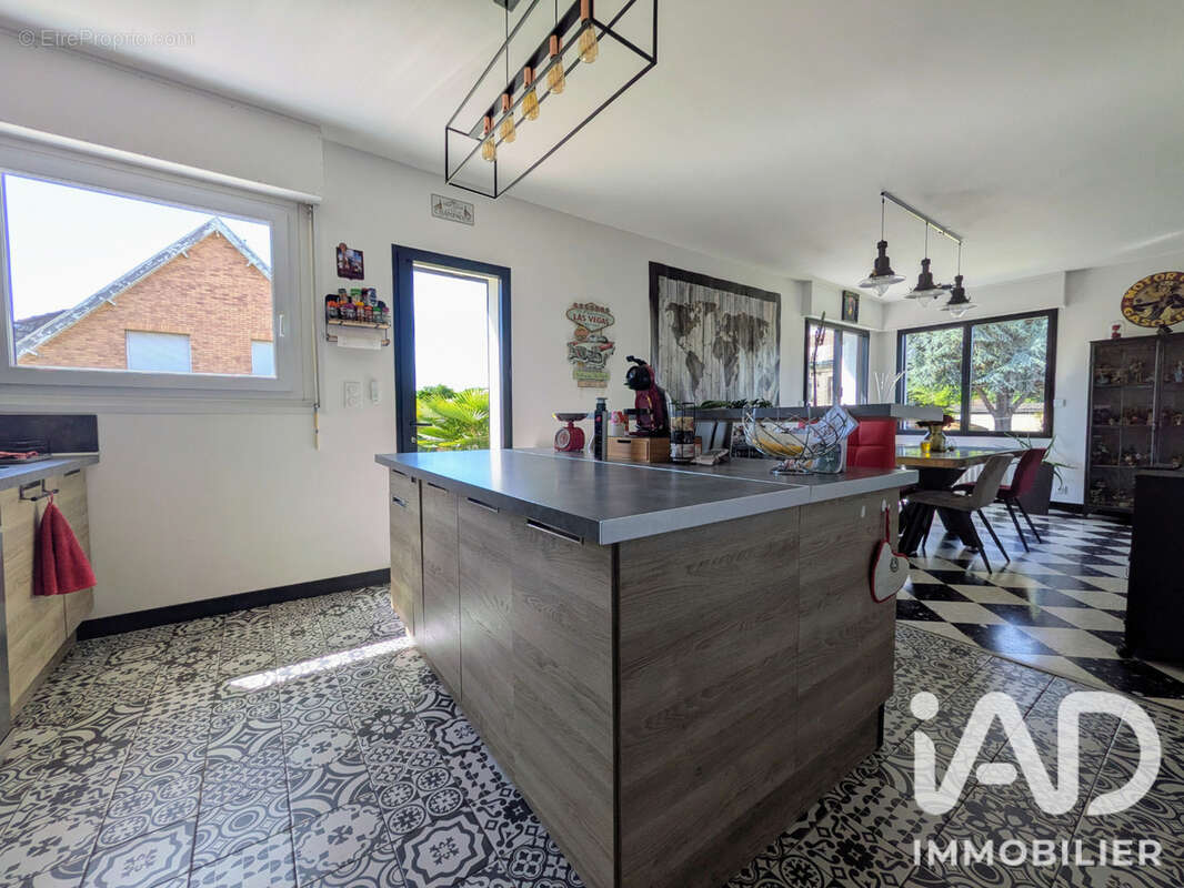 Maison 130 m² à Auchel  - photo 4