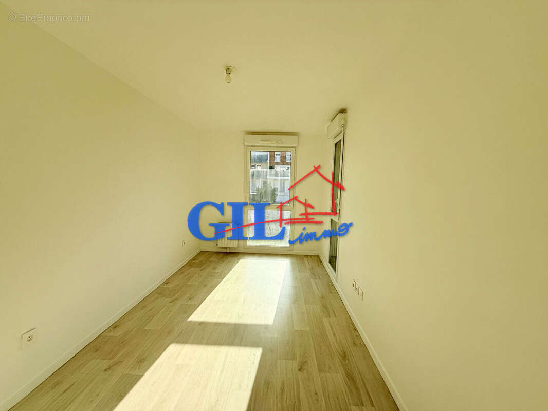 Appartement à MOISSY-CRAMAYEL