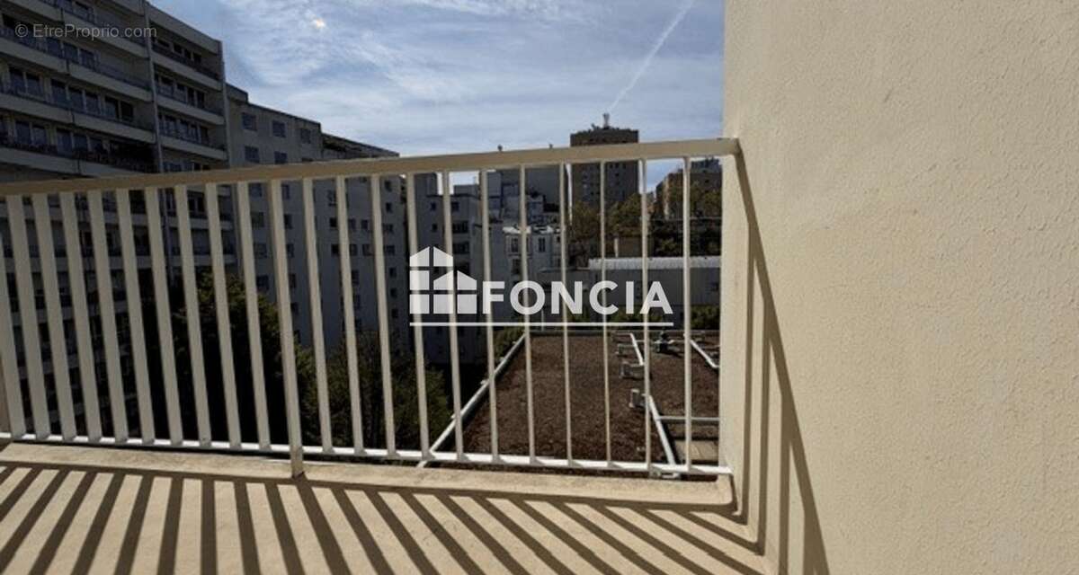 Appartement à PARIS-20E