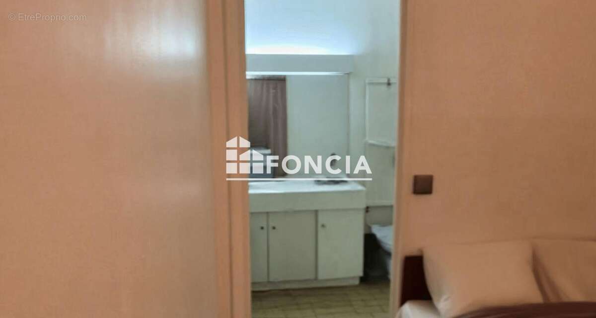 Courbevoie/ mairie – 2 pieces vendu occupe cave et parking - idéal investisseur locatif ! - photo 7