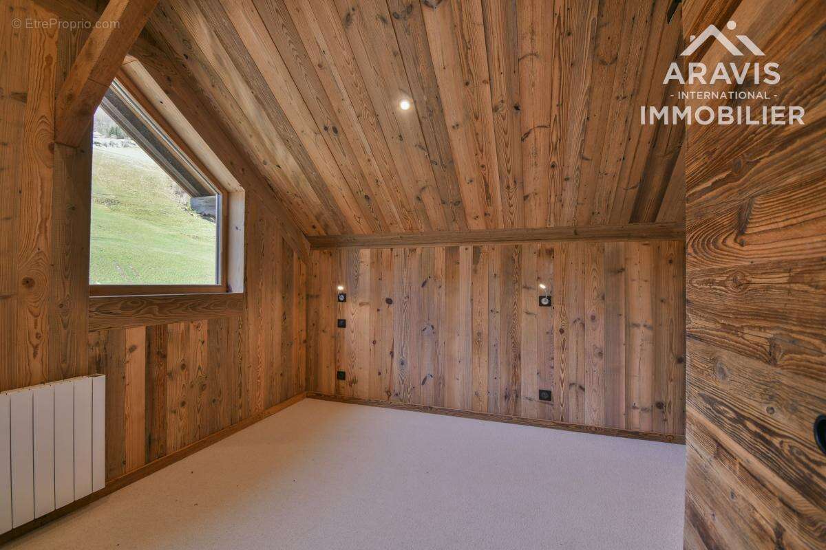 Appartement à LE PETIT-BORNAND-LES-GLIERES