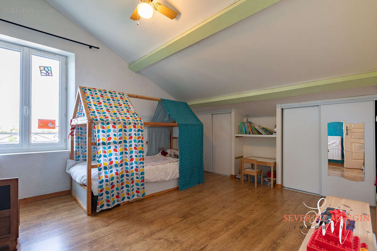 CHAMBRE. - Maison à BOURG-DE-PEAGE