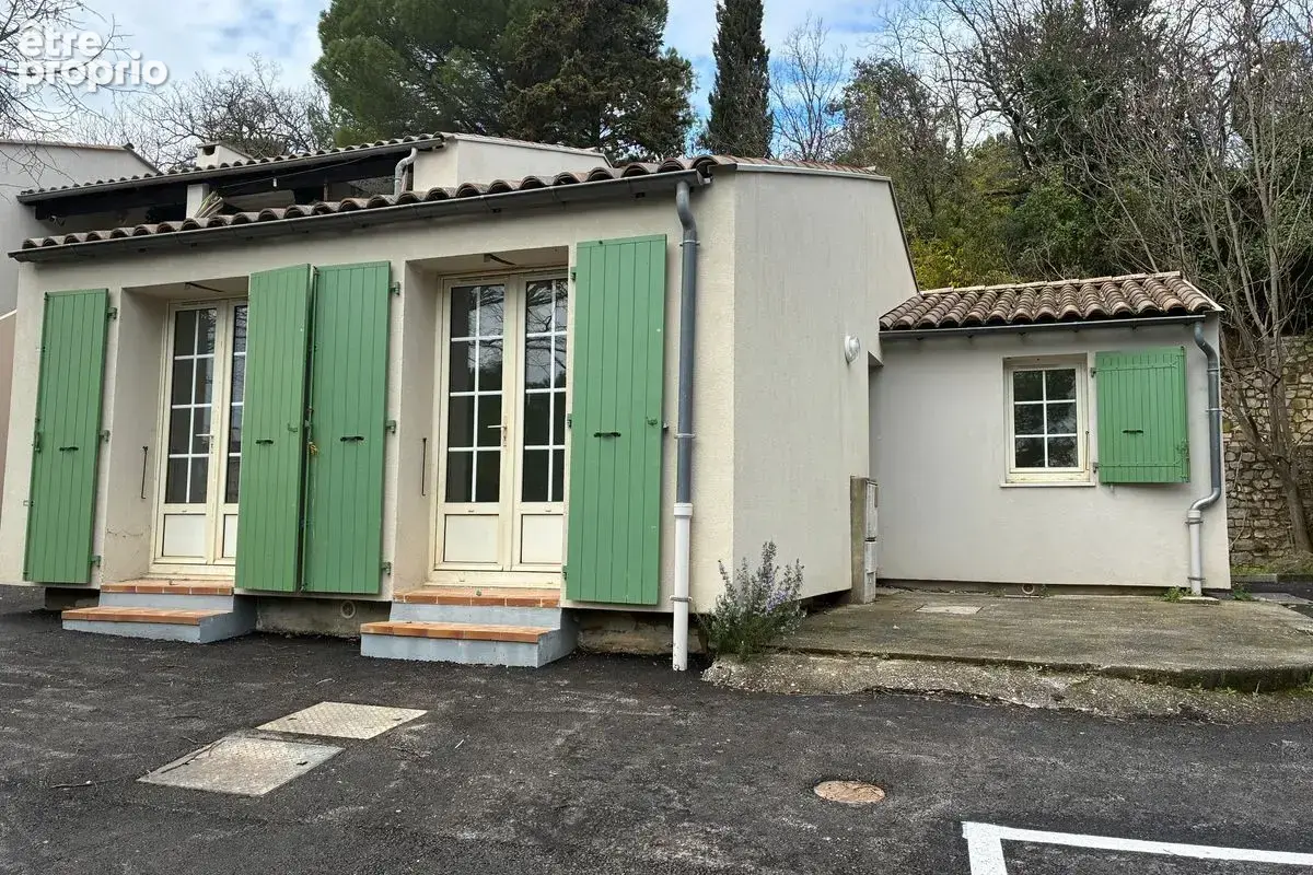 Appartement à VEZENOBRES