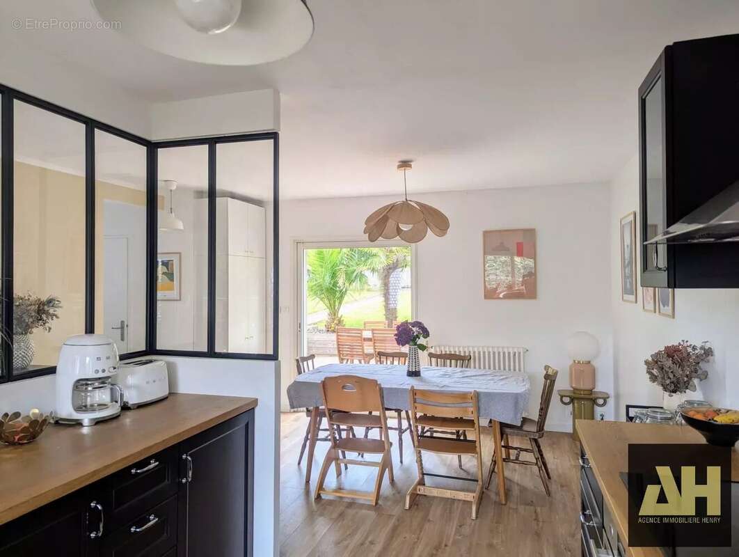 Maison à LE RELECQ-KERHUON