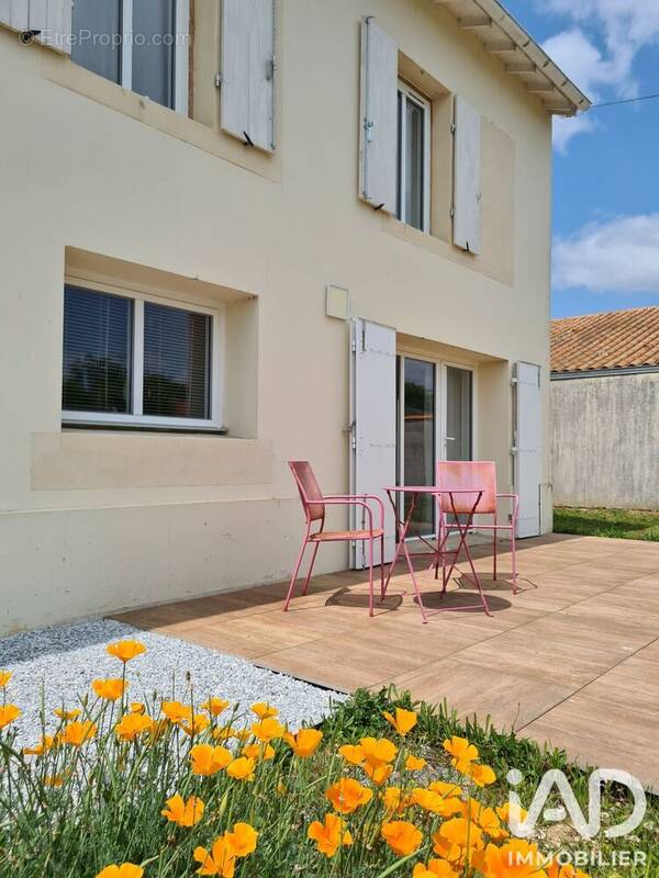 Photo 1 - Maison à SURGERES
