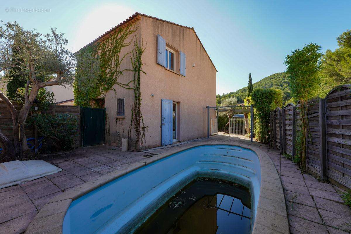 Maison à MARSEILLE-9E