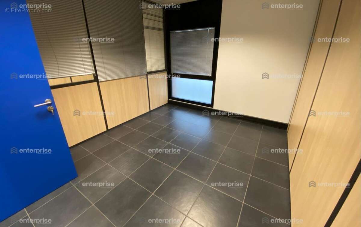 Disponibilité immédiate - à vendre - local d'activités 563m2 - photo 4