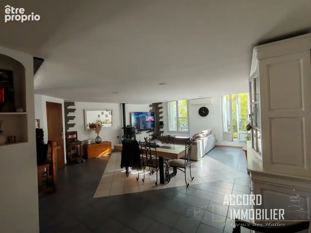 Colombiers ! Maison de village de 154m2 avec terrasse,  garage et studio indépendant - photo 1