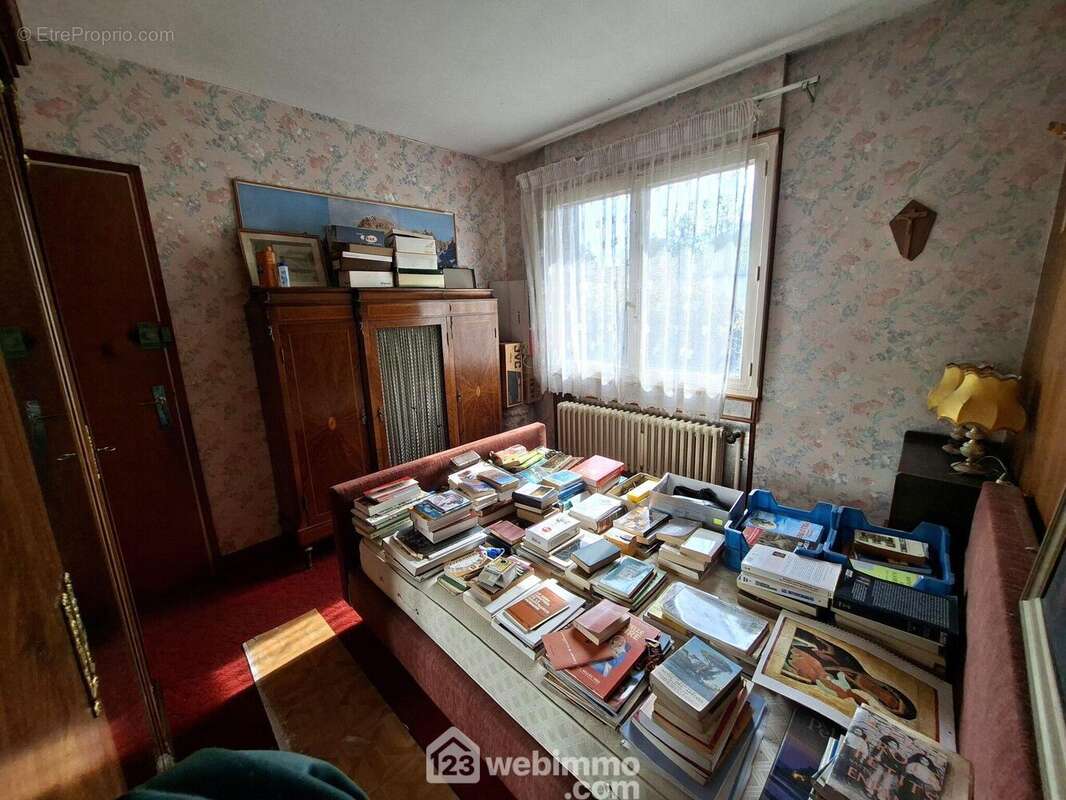 ... la seconde chambre, une troisème complète ce niveau - Maison à VILLABE