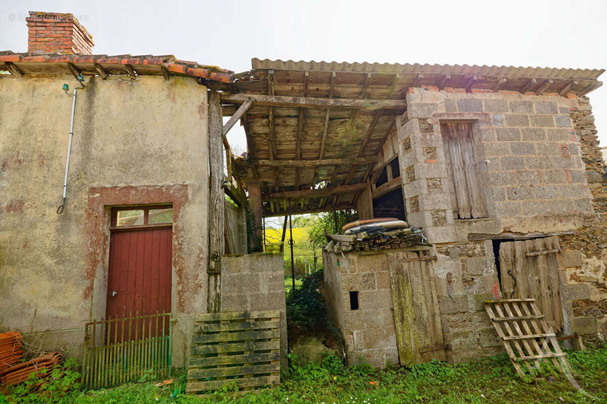Maison à ROCHESERVIERE