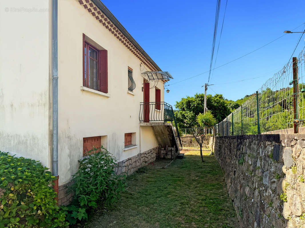 Maison à LABEGUDE