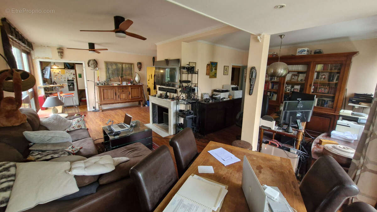 Appartement à FONTENAY-LE-FLEURY